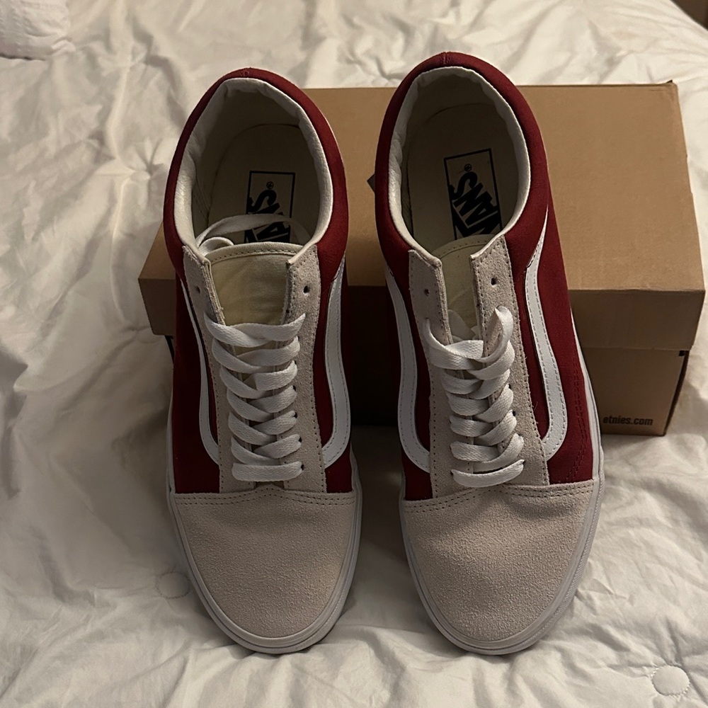 Vans Men's Red and White Classic Sneakers